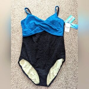 Penbrooke NWT! Krinkle swimsuit, 24W